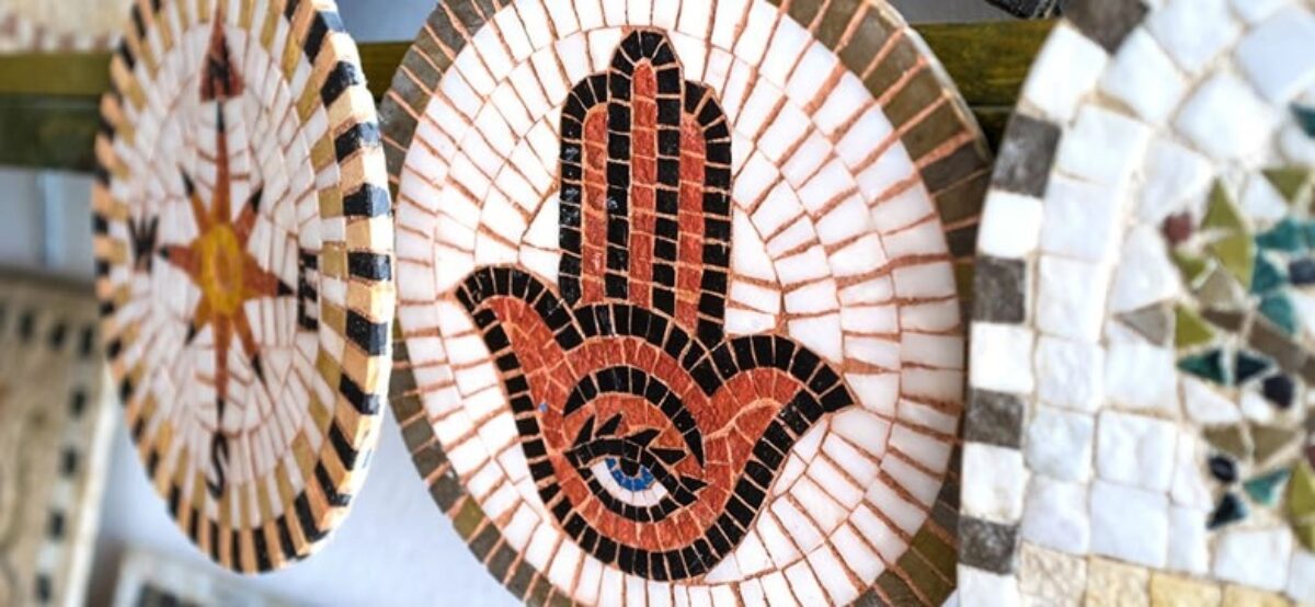 All seeing eye hamsa uncrossing