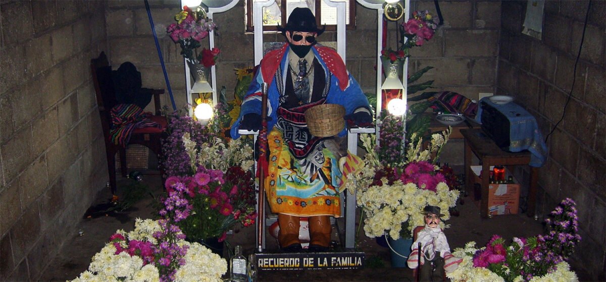 Maximon san simon altar offerings