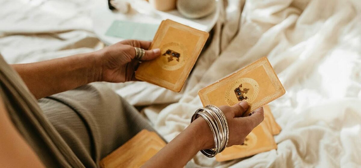 Oracle card readings intuition