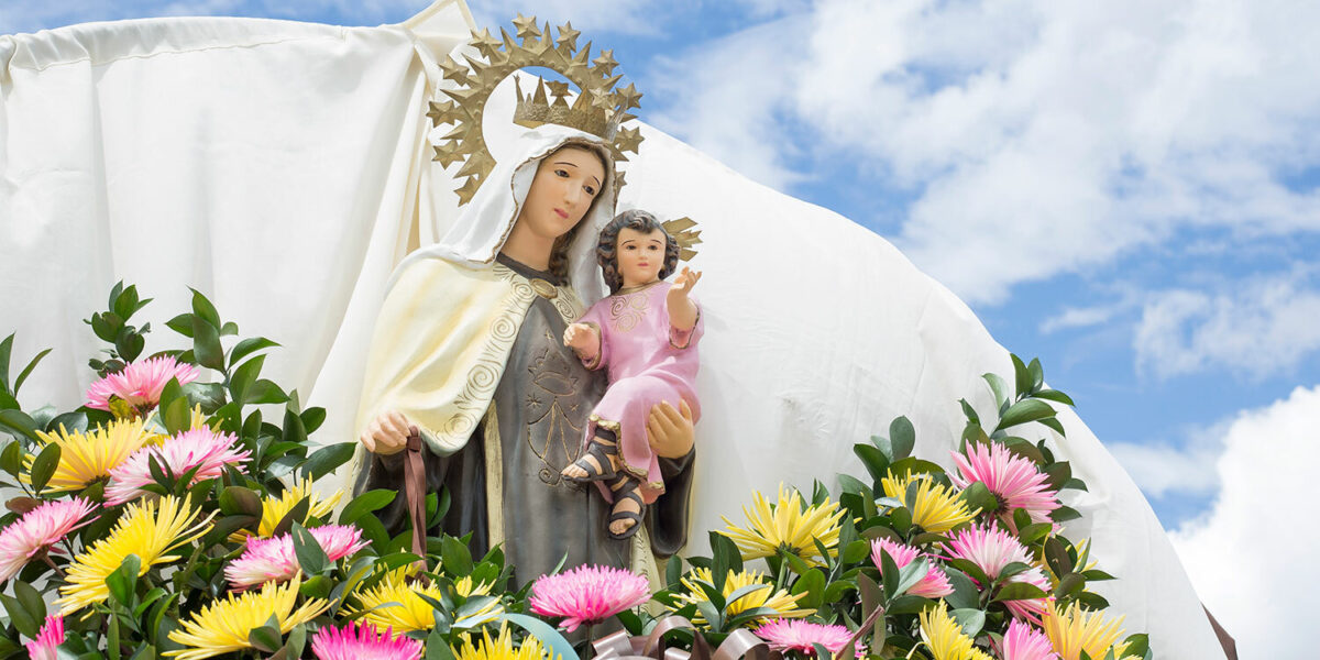 Virgen del carmen procession