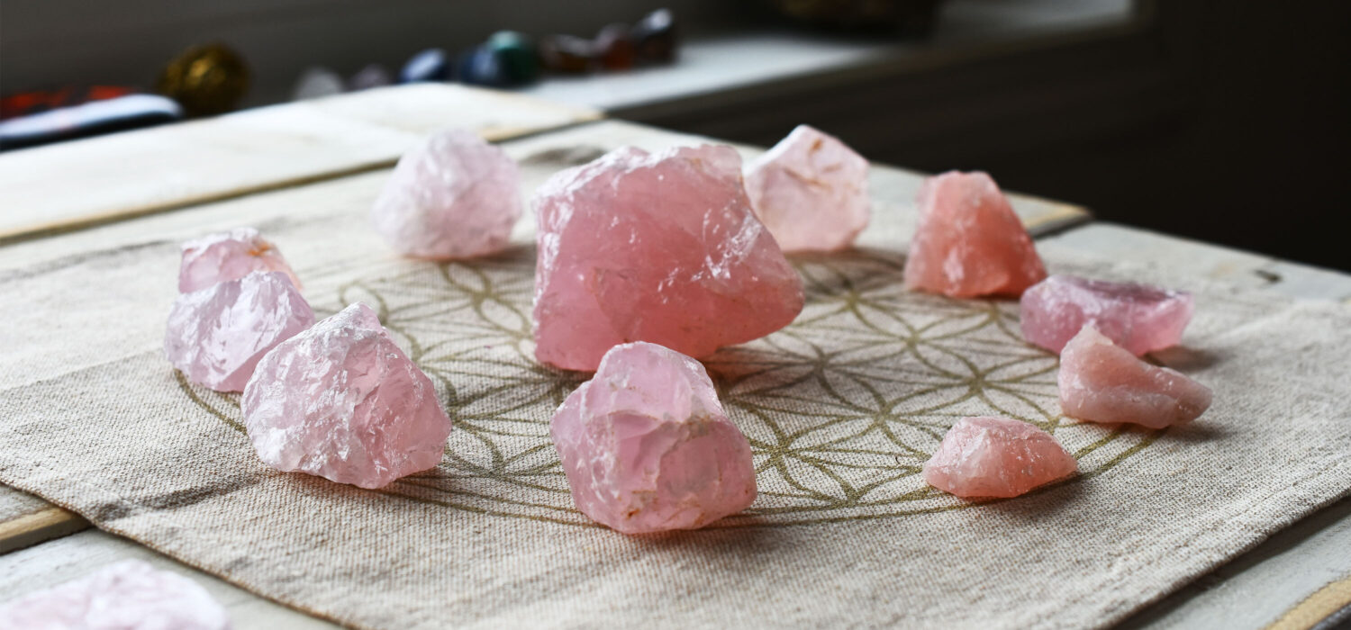 Rose quartz spiritual meaning benefits