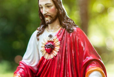 Sacred heart jesus honoring prayers